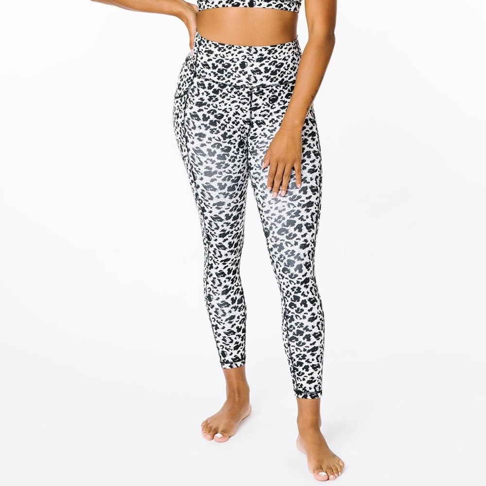 ZYIA Snow Leopard Pocket Brilliant 7/8 length Hi Rise Leggings - 2
